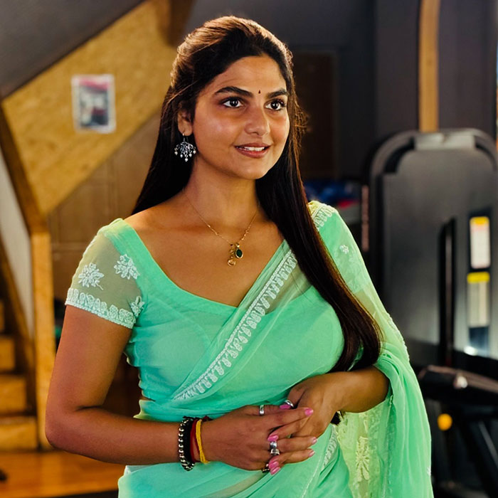 गौरव सक्सेना ने यह भी दावा किया है कि हेमा शर्मा अपने बच्चे से प्यार नहीं करती थीं। वह अपना बच्चा बेचना चाहती थीं। उन्होंने अपने बच्चे की कीमत ढाई करोड़ रुपये लगाई थी।