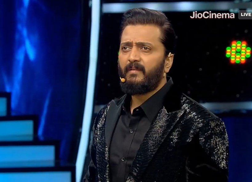 Riteish Deshmukh's salary for hosting Bigg Boss Marathi Season 5  charges around 25-30 lakhs per episode.