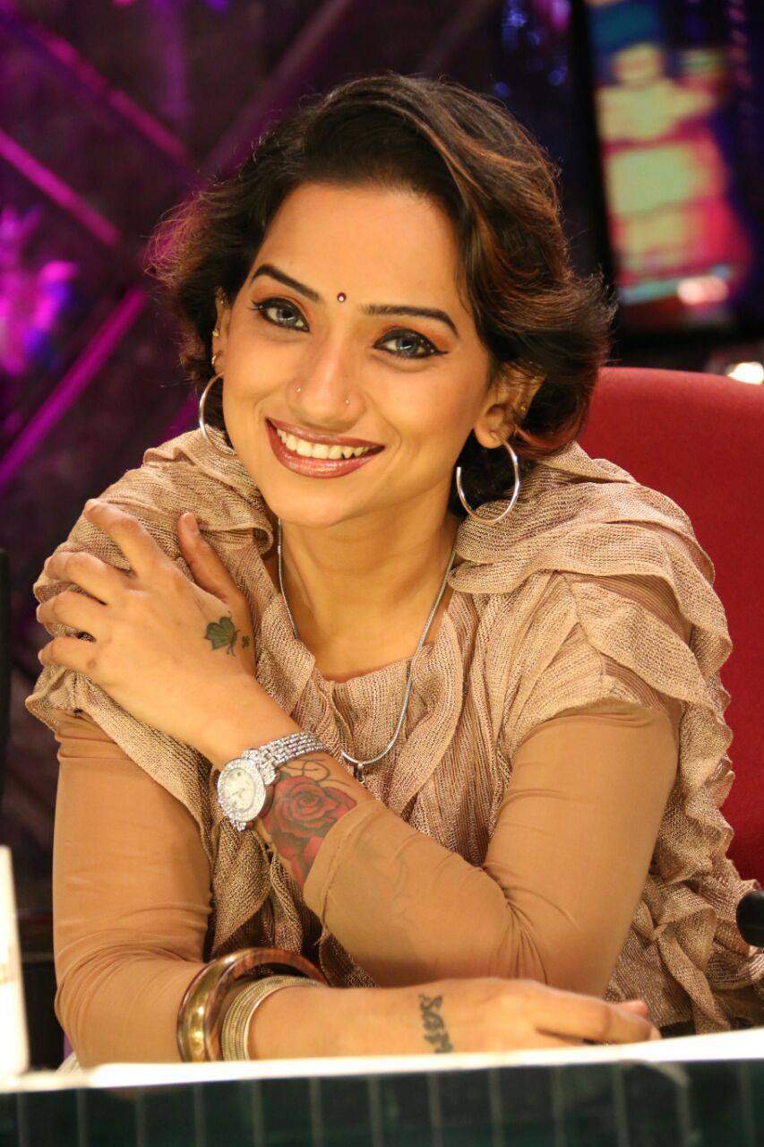 Kalpana Raghavendar Bigg Boss Tamil 8 Contestant photos.