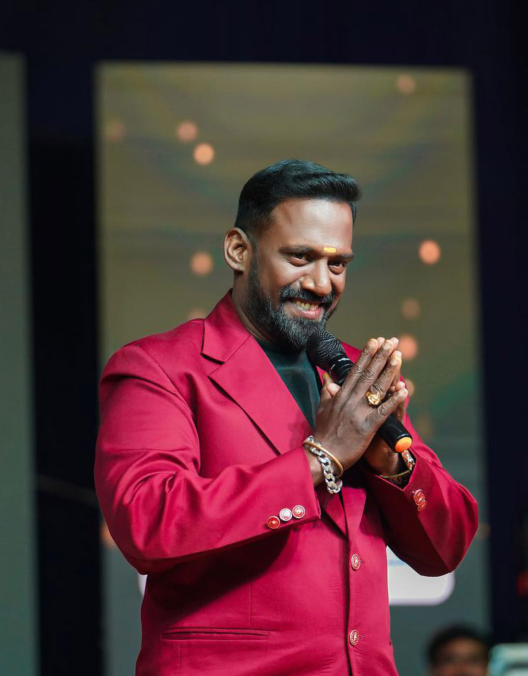Robo Shankar Bigg Boss Tamil 8 Contestant photos.
