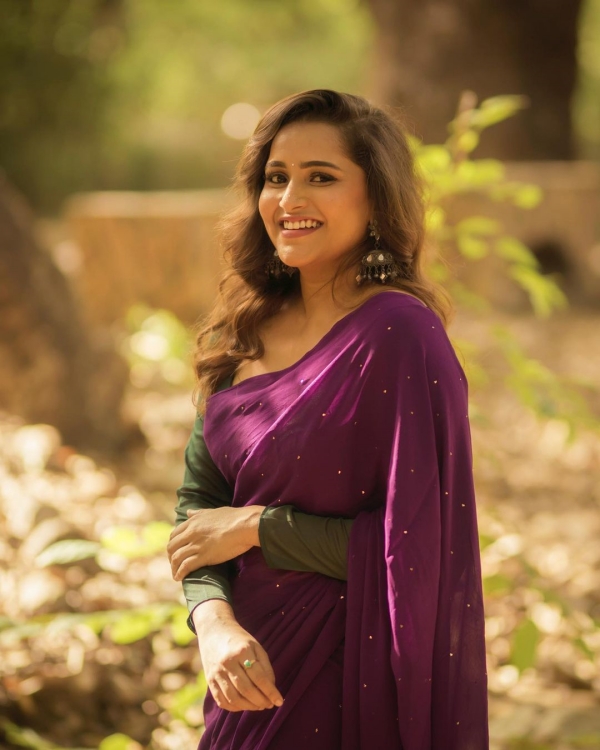 Jacqueline: Another contestant earning Rs 20,000 to Rs 25,000 per day.