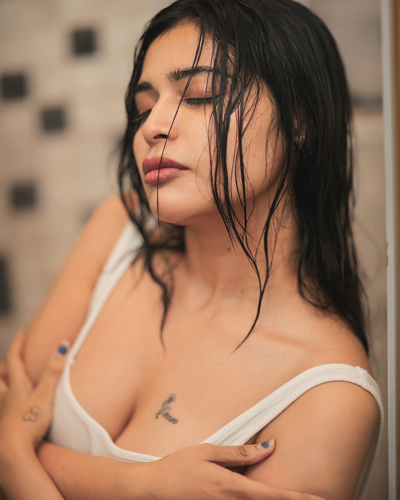 Bigg Boss Tamil 8: Who Is Dharsha Gupta? Photos, Movies, Lifestyle , Age & More