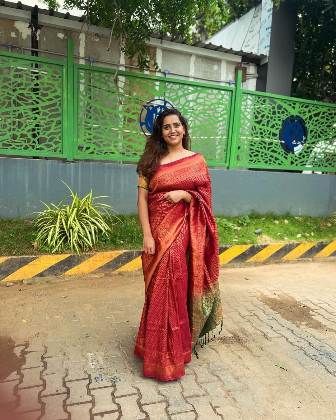 Bigg Boss Tamil 8: Who Is VJ Jacqueline? Photos, Movies, Lifestyle , Age & More