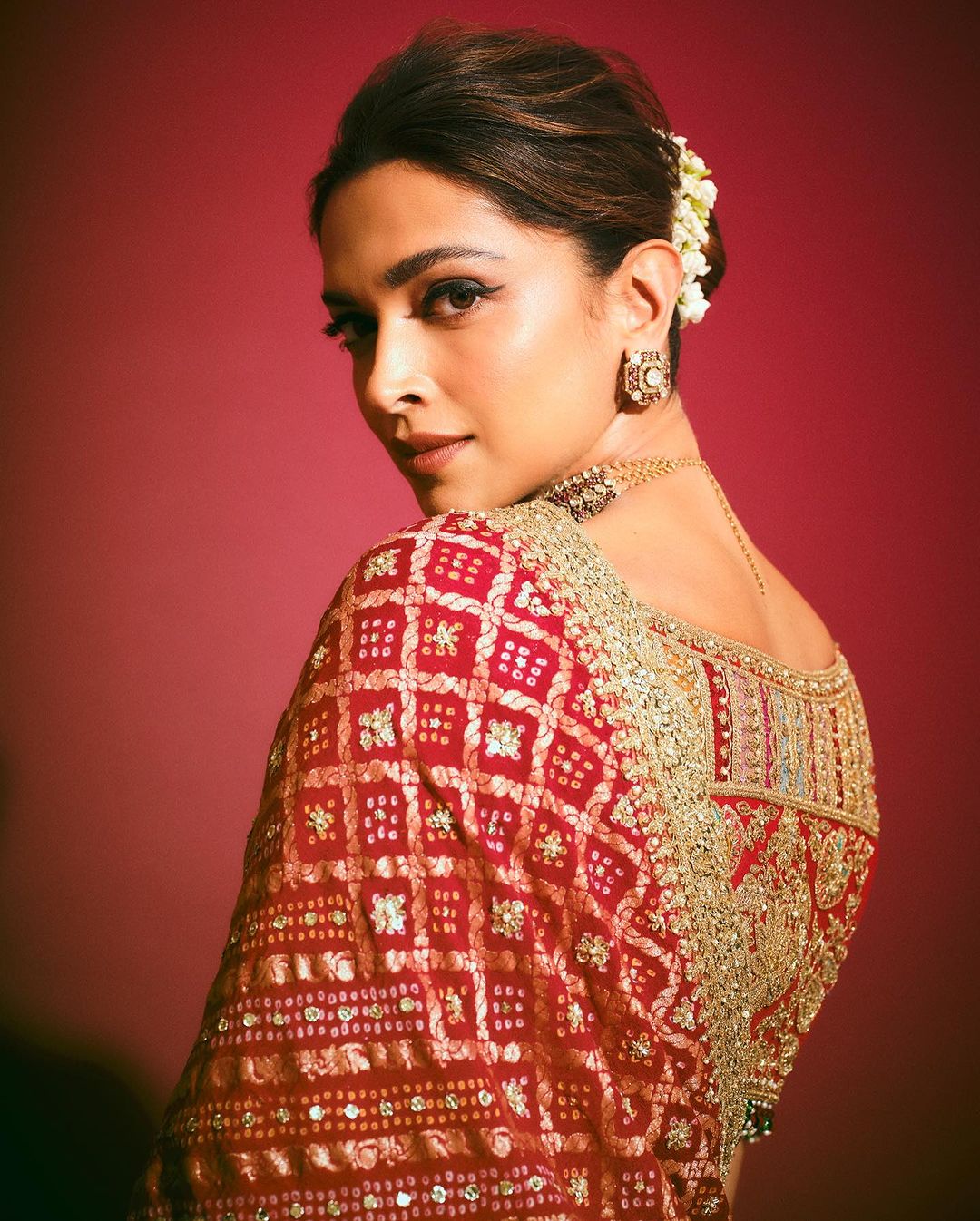 Deepika Padukone likely to star in MaheshBabu & Rajamouli SSMB 29