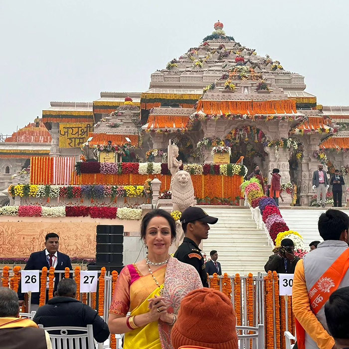 Born on October 16, 1948, Hema Malini is currently 75 years old. Hema Malini was born into a Tamil Iyengar Brahmin family in Ammankudi, Madras Province (now Tamil Nadu)