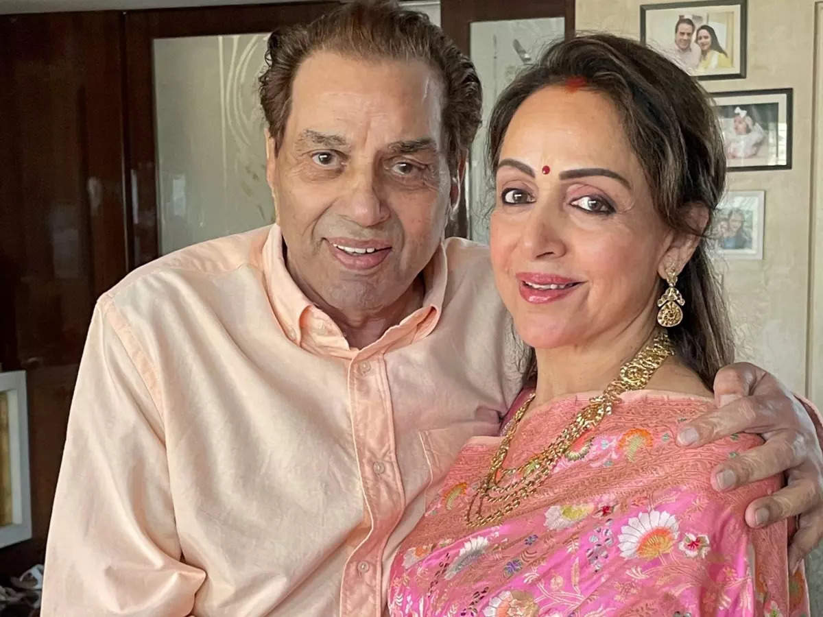 Hema Malini and Dharmendra is one of Bollywood's most iconic romances.