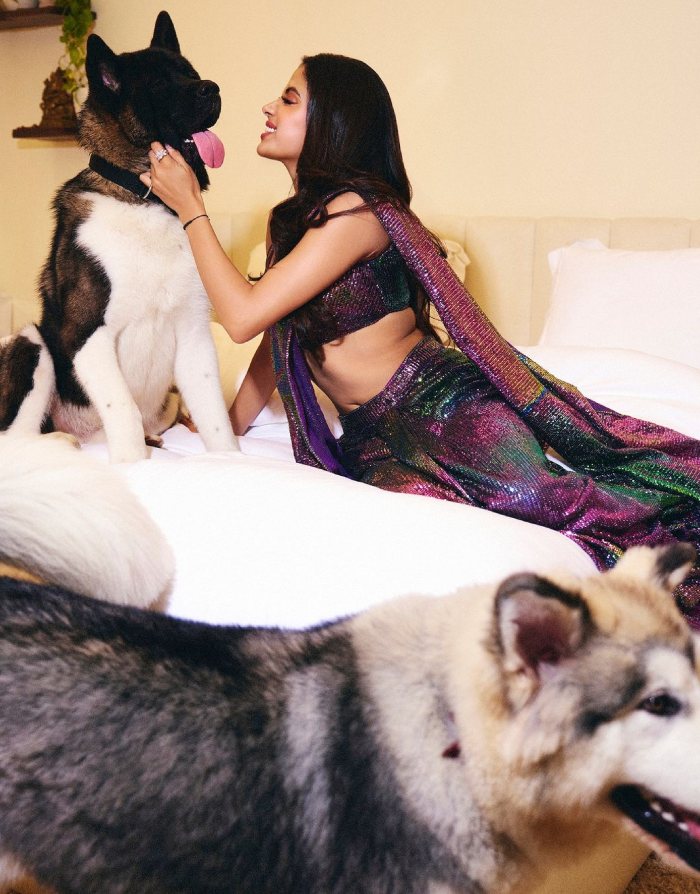Janhvi Kapoor Makes Jaws Drop With Her Bold Saree Look