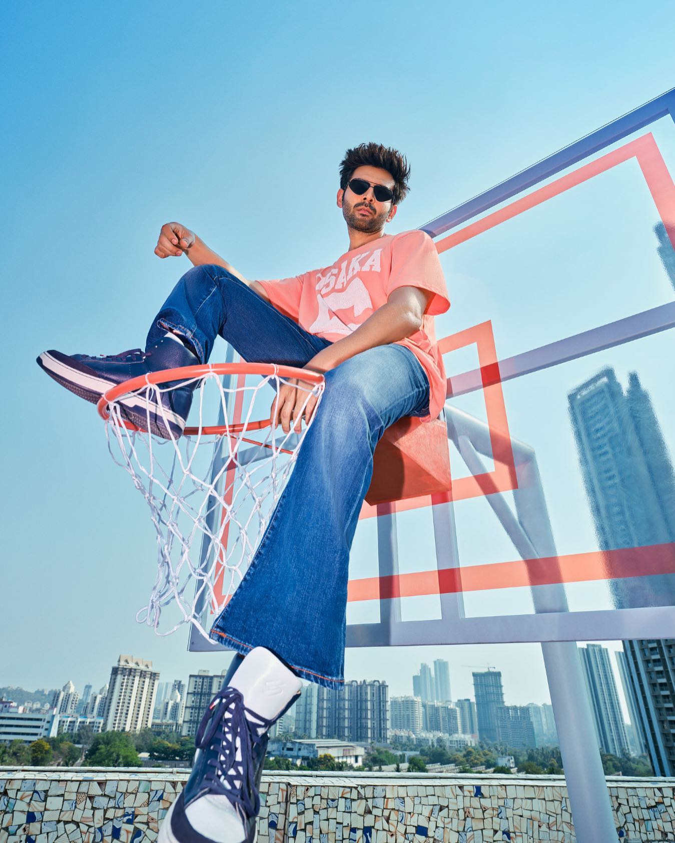 Kartik Aaryan's smooth dance moves and signature swagger