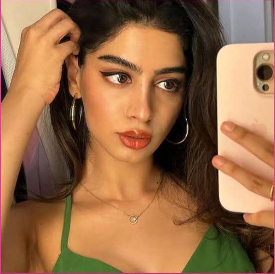Khushi Kapoor