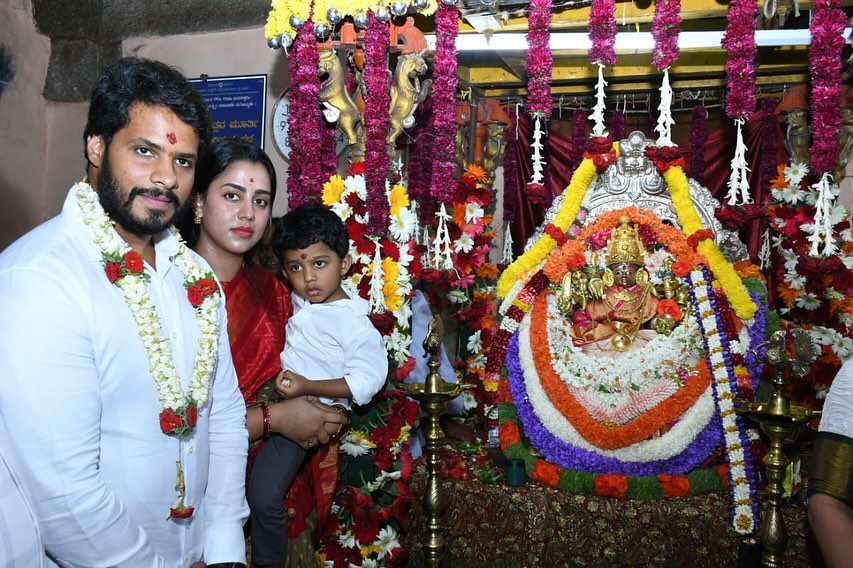 Nikhil Kumaraswamy recently celebrated the auspicious festivals of Vijayadashmi and Dasara Habba at his JP Nagar residence.