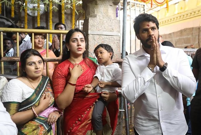 Nikhil Kumaraswamy recently celebrated the auspicious festivals of Vijayadashmi and Dasara Habba at his JP Nagar residence.