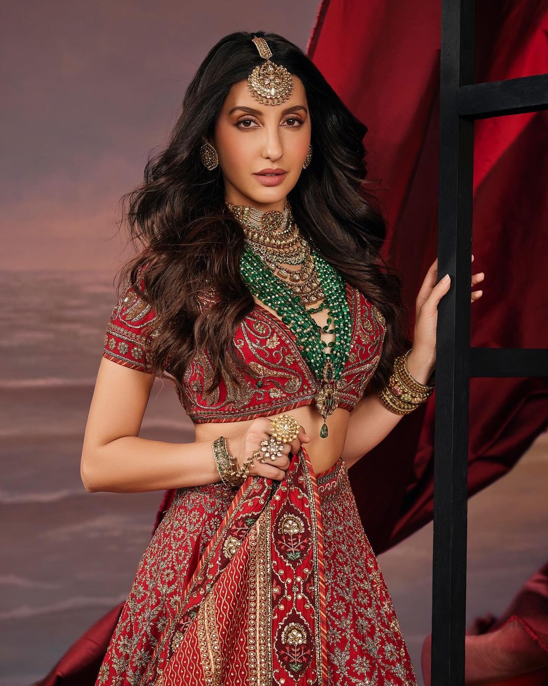 Nora Fatehi - Photos, Age, Biography, Boyfriend