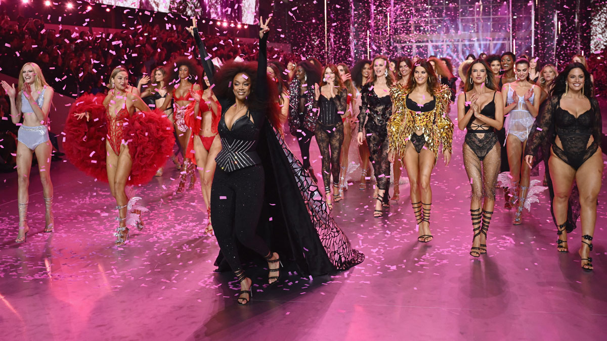 Photos Of Gigi Hadid, Bella Hadid and Tyra Banks Walks The RunWay During Victoria's Secret Fashion Show 2024