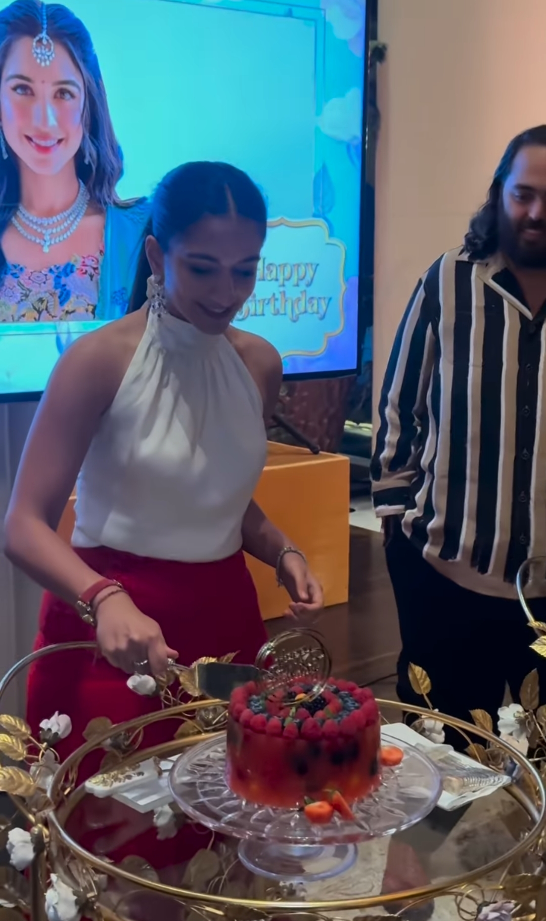 Radhika Merchant Celebrates Birthday In Sasural For The First Time Akash Ambani Refused Cake From Her