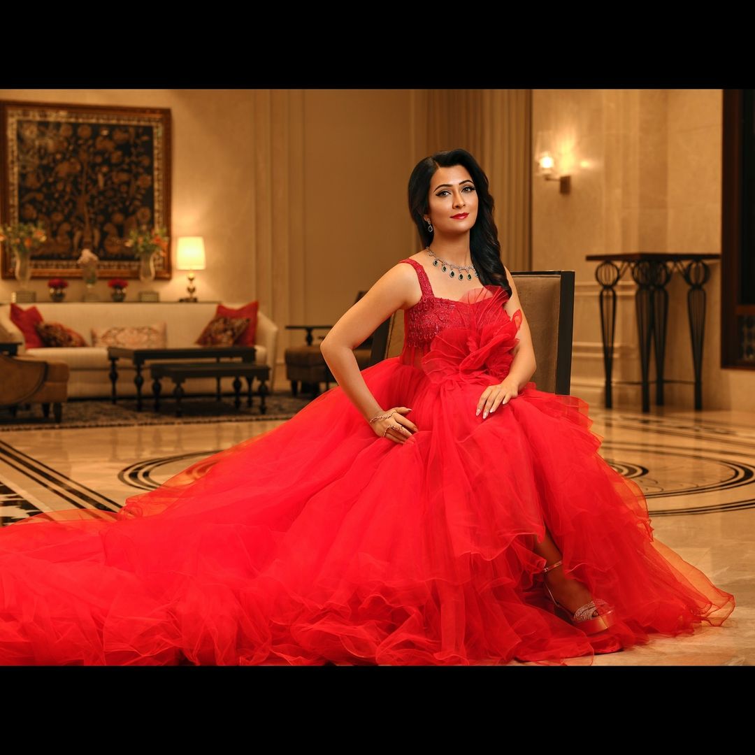 Radhika Pandit, wife of Kannada actor Yash, stuns everyone with her new photoshoot