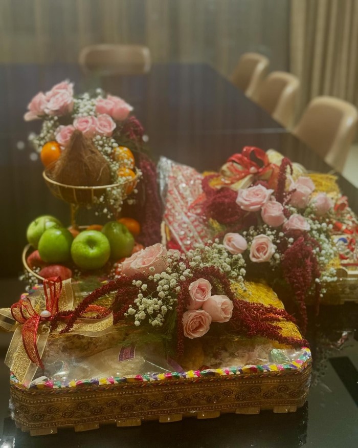 बता दें कि रकुल प्रीत सिंह को जिम में चोट लग गई थी। लेकिन इसके बावजूद भी उन्होंने इस करवा चौथ को बेहतरीन तरीके से मनाया।