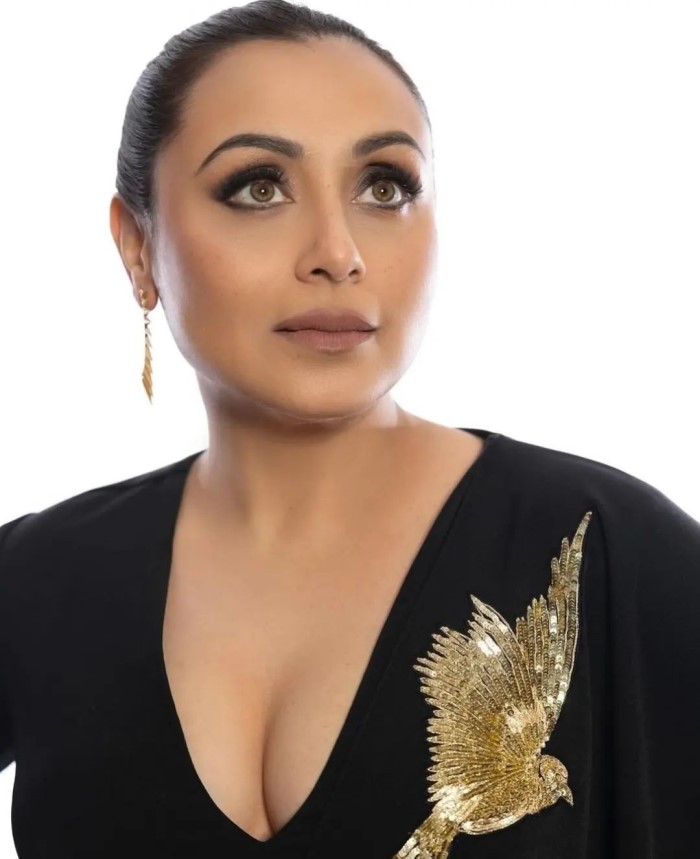 रानी मुखर्जी ने खुलासा किया कि तब उनको हीरोइन मटेरियल समझा नहीं जाता था और इसी के चलते काफी सारी फिल्मों से वह निकाल दी जा चुकी थी।