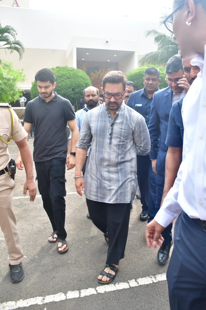 Ratan Tata Death: Aamir Khan Pays Last Respects to Ratan Tata
