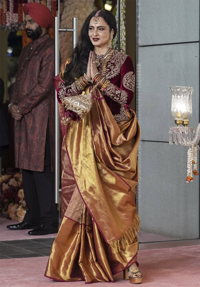 She was born in Chennai, Tamil Nadu, India, Rekha stands at approximately 5 feet 6 inches (168 cm).