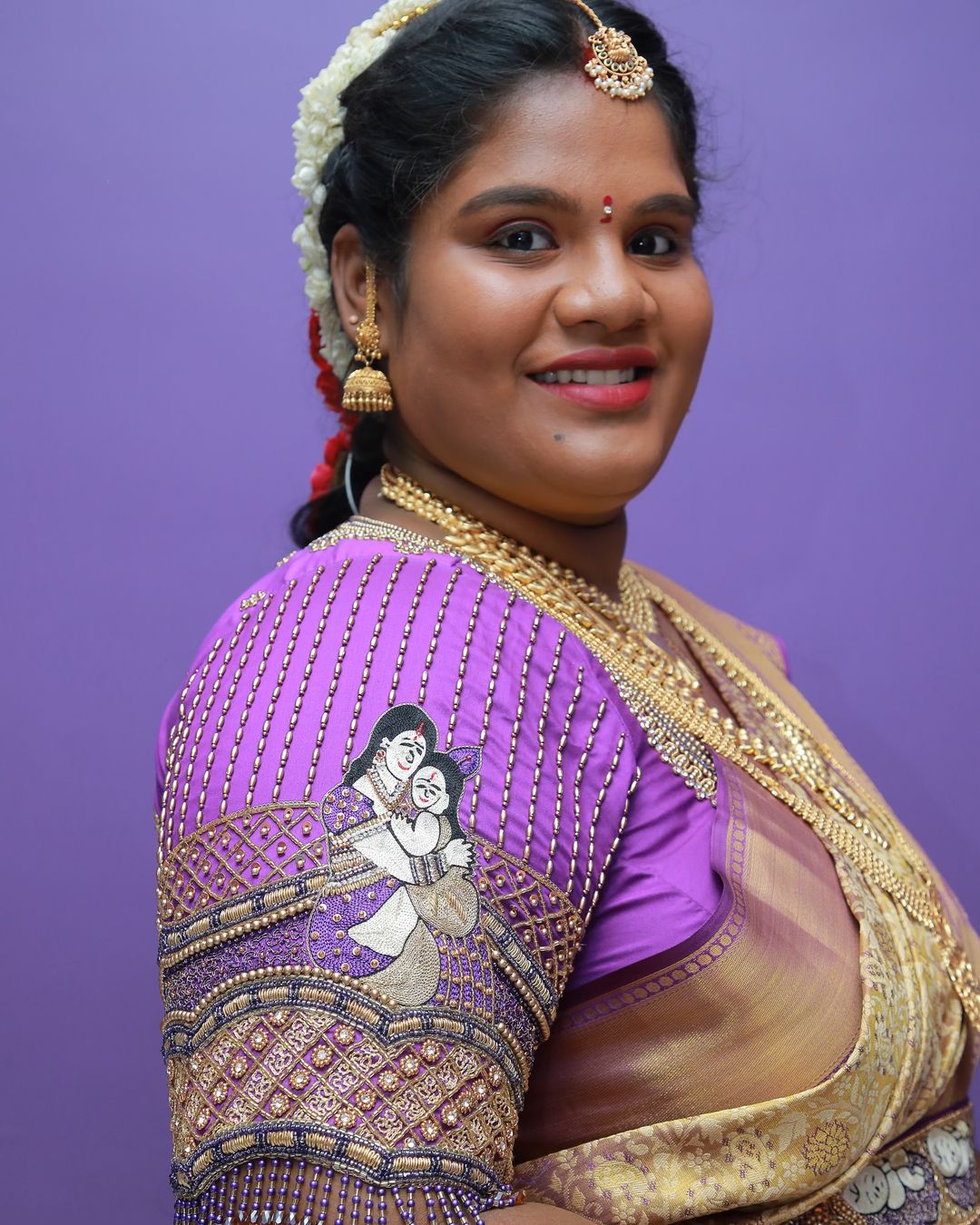 Robo Shankar's Daughter Indraja Shankar Celebrates 5th-Month Baby Shower