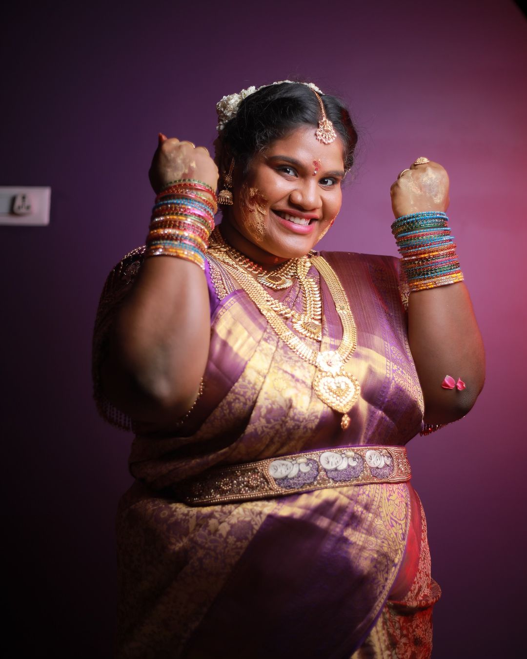 Robo Shankar's Daughter Indraja Shankar Celebrates 5th-Month Baby Shower