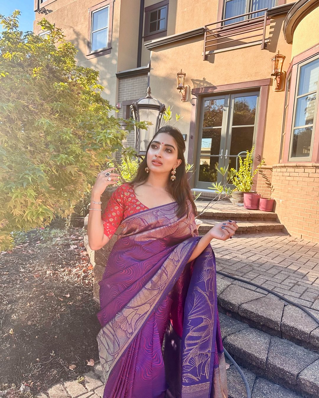 Saanya Iyer's Stunning Navaratri Look in New Jersey