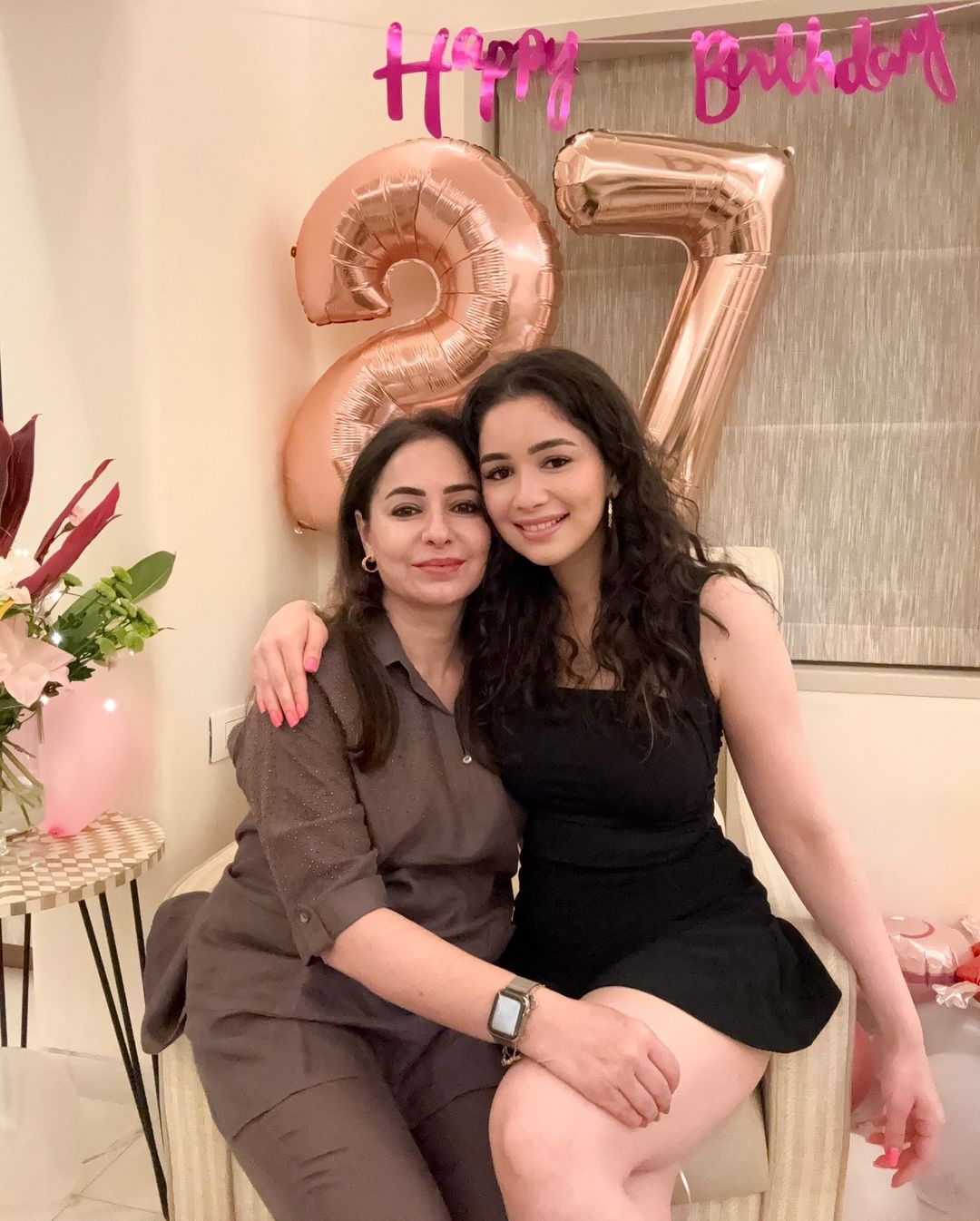 Sara Tendulkar Enjoys Beach Vibes in Goa: