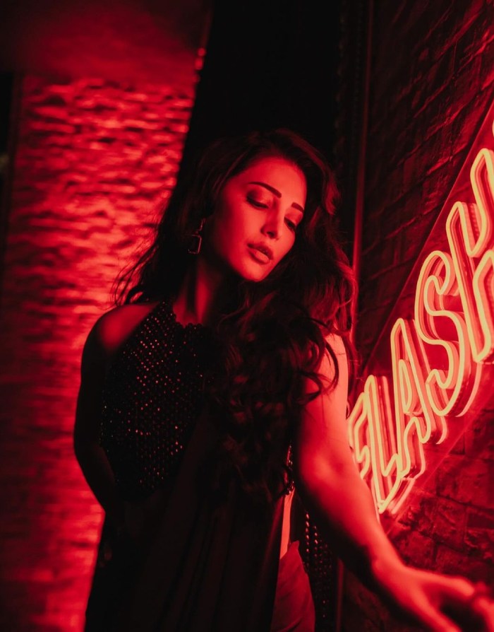 Shruti Haasan interesting comments on her dating and pay
