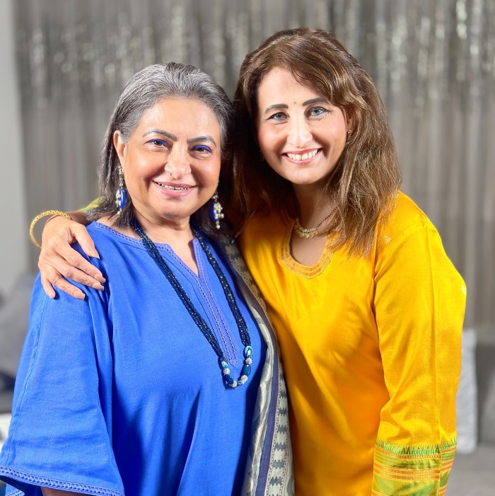 टीवी की मशहूर अभिनेत्री स्मिता जयकार इन दिनों चर्चा का विषय बनी हुई है। उनका घर आजा परदेसी और जुनून जैसे शोज में देखा जा चुका है