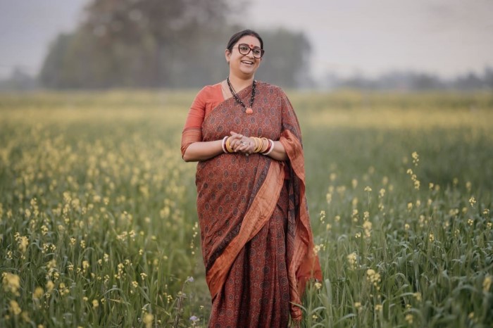 अगर हम स्मृति ईरानी के करियर की बात करें तो उन्होंने आतिश सीरियल से अपने एक्टिंग करियर की शुरुआत की थी