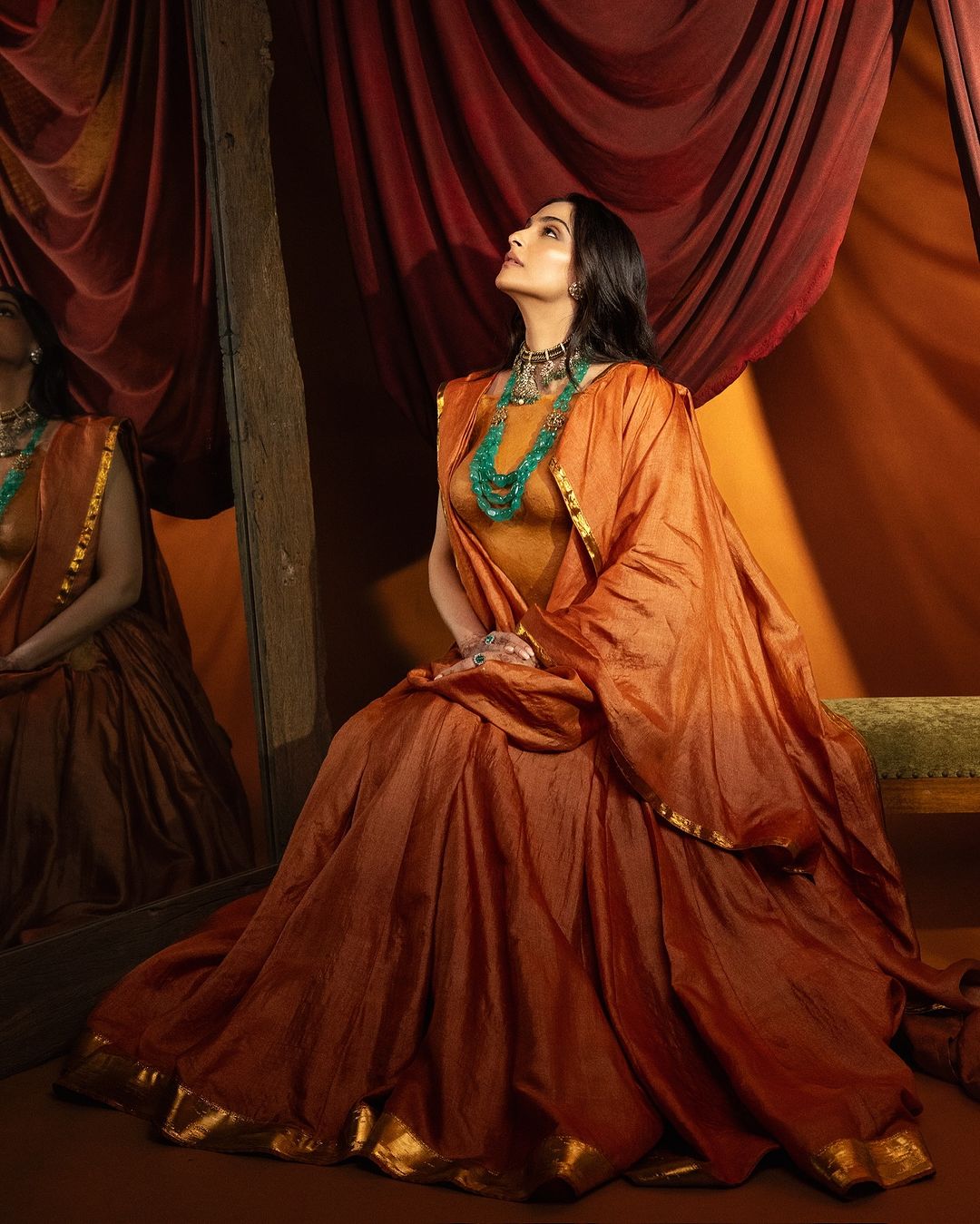 Sonam Kapoor's stunning khadi costume reflects the Earth's essence and has a connection to Karnataka