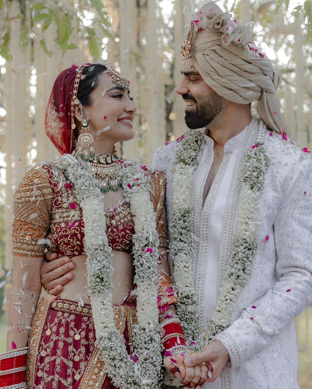 Surbhi Jyothi-Sumit Suri's DreamyTraditional Hindu Wedding With An Eco-Friendly Twist- PICS Inside