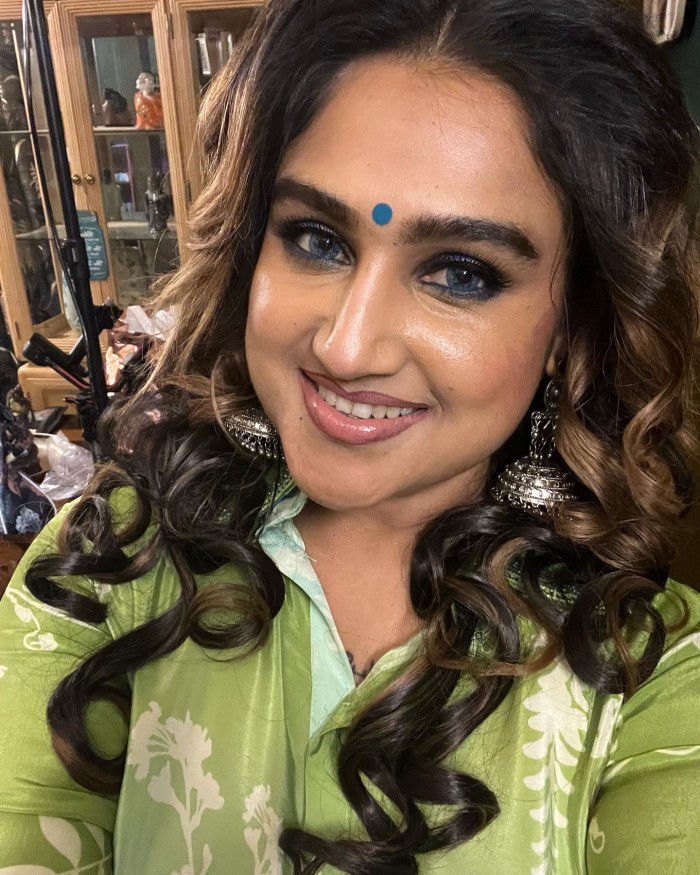 अभिनेत्री ने अपने इंस्टाग्राम स्टोरी पर रॉबर्ट को प्रपोज करते हुए एक तस्वीर को शेयर किया है