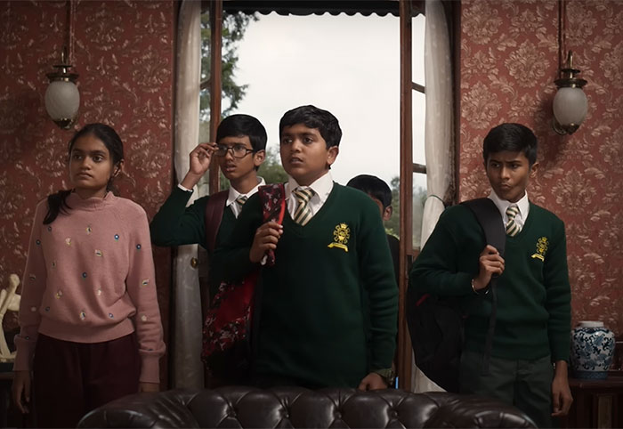 The series consists of 9 episodes that delve into the lives of its intriguing characters and the complex situations they find themselves in.