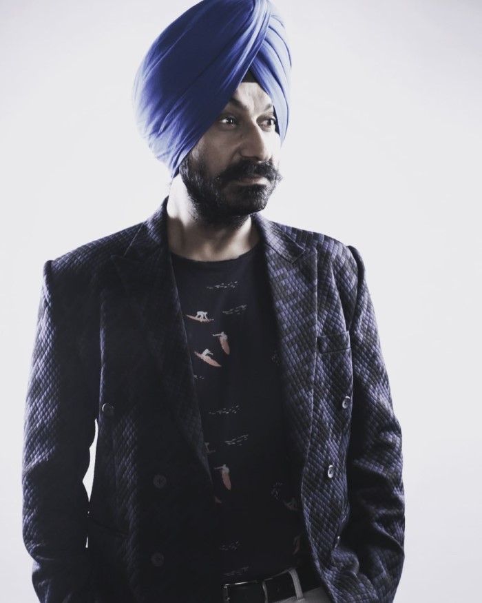 लेकिन तब एक्टर ने शो के लिए तब हामी नहीं भरी थी। लेकिन ई-टाइम्स की रिपोर्ट की माने तो अब गुरुचरण सिंह बिग बॉस 18 में नजर आने वाले हैं।