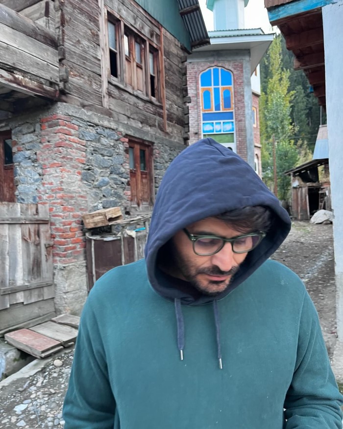 अभिनेता ने इस वीडियो को शेयर करते हुए कैप्शन में लिखा कि 