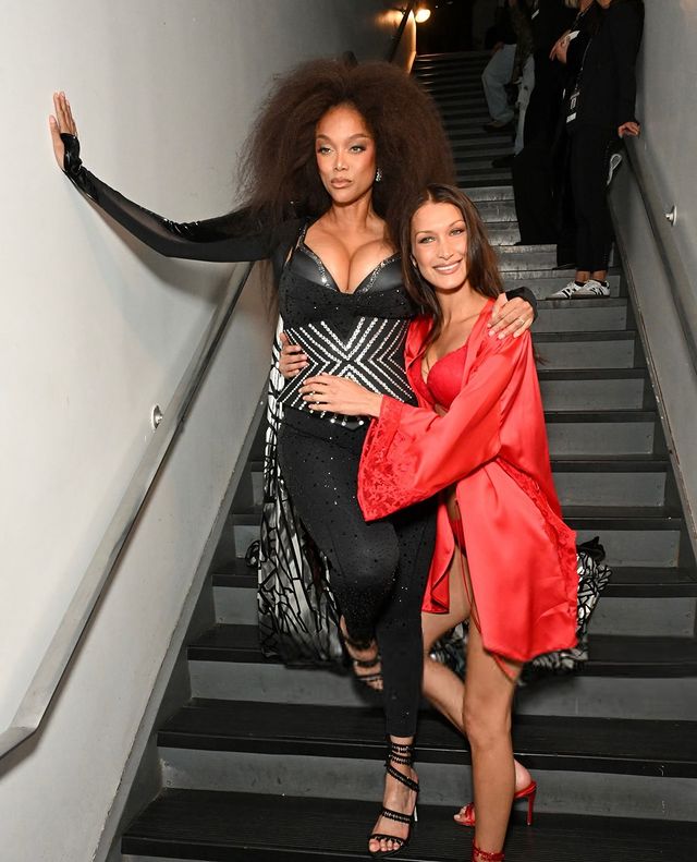 Tyra Banks Stuns in Her Return to the Victoria's Secret Fashion Show