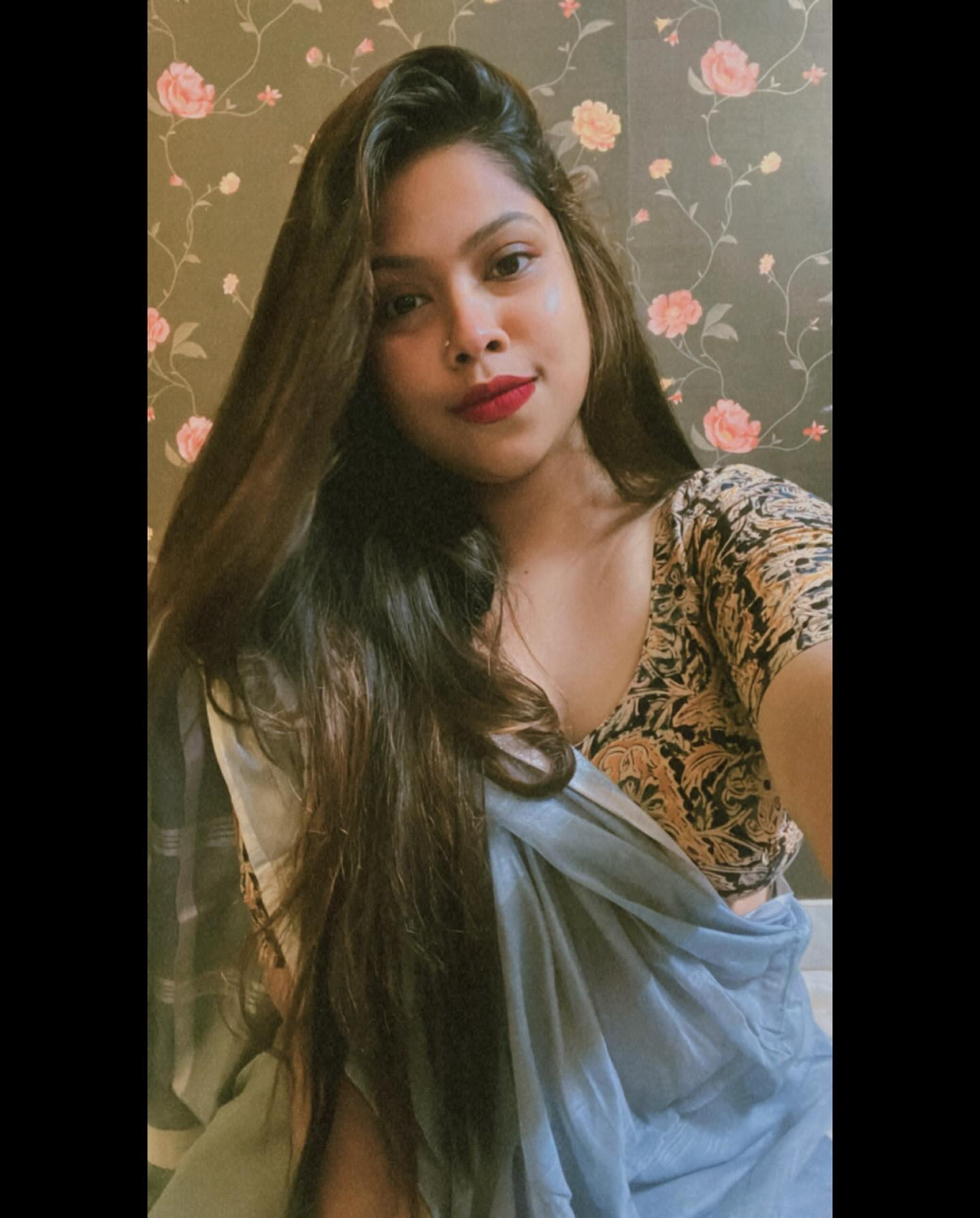 Ullu App Actress Ishika Bose photos.