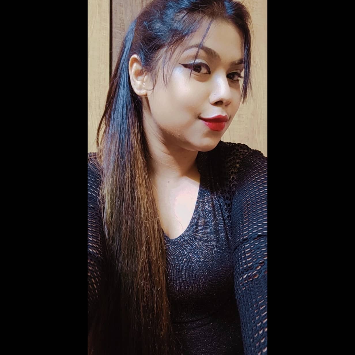 Ullu App Actress Ishika Bose photos.