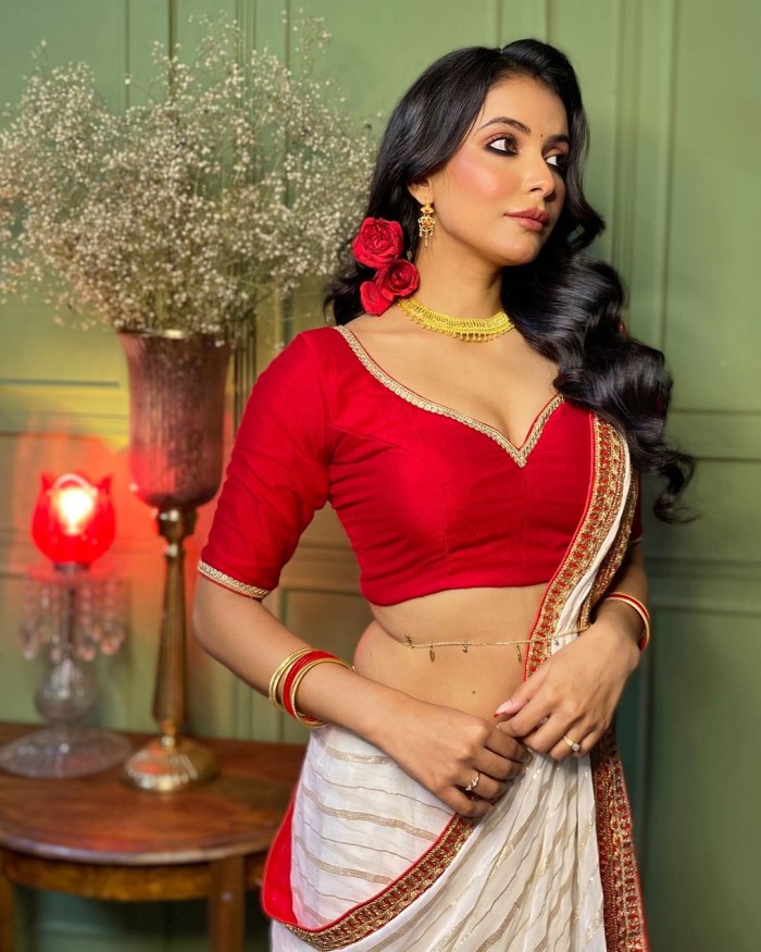 She gained recognition for her role in the Ullu web series 