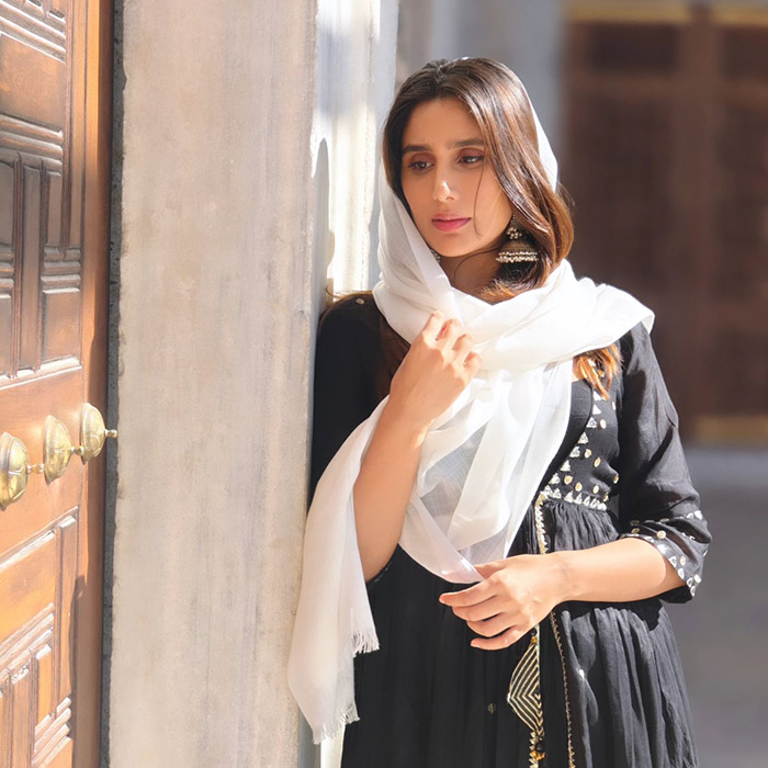 Early Life:  Nikhita Chopra was born on May 10, 1993, in New Delhi, India.