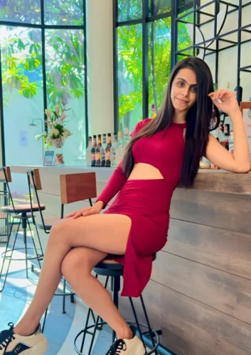 Ullu App Actress Sofia Shaikh photos.