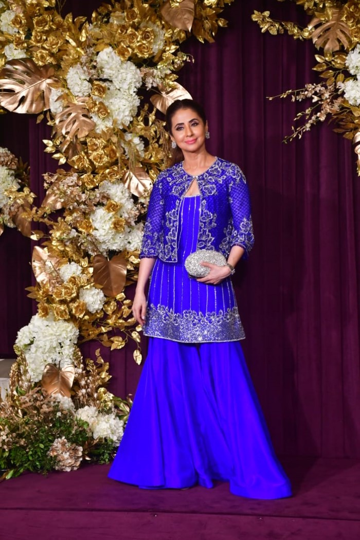 बता दें कि उर्मिला मातोंडकर ने मोहसिन अख्तर से शादी रचाई थी। बता दें कि मोहसिन उर्मिला मातोंडकर से 10 साल छोटे हैं।