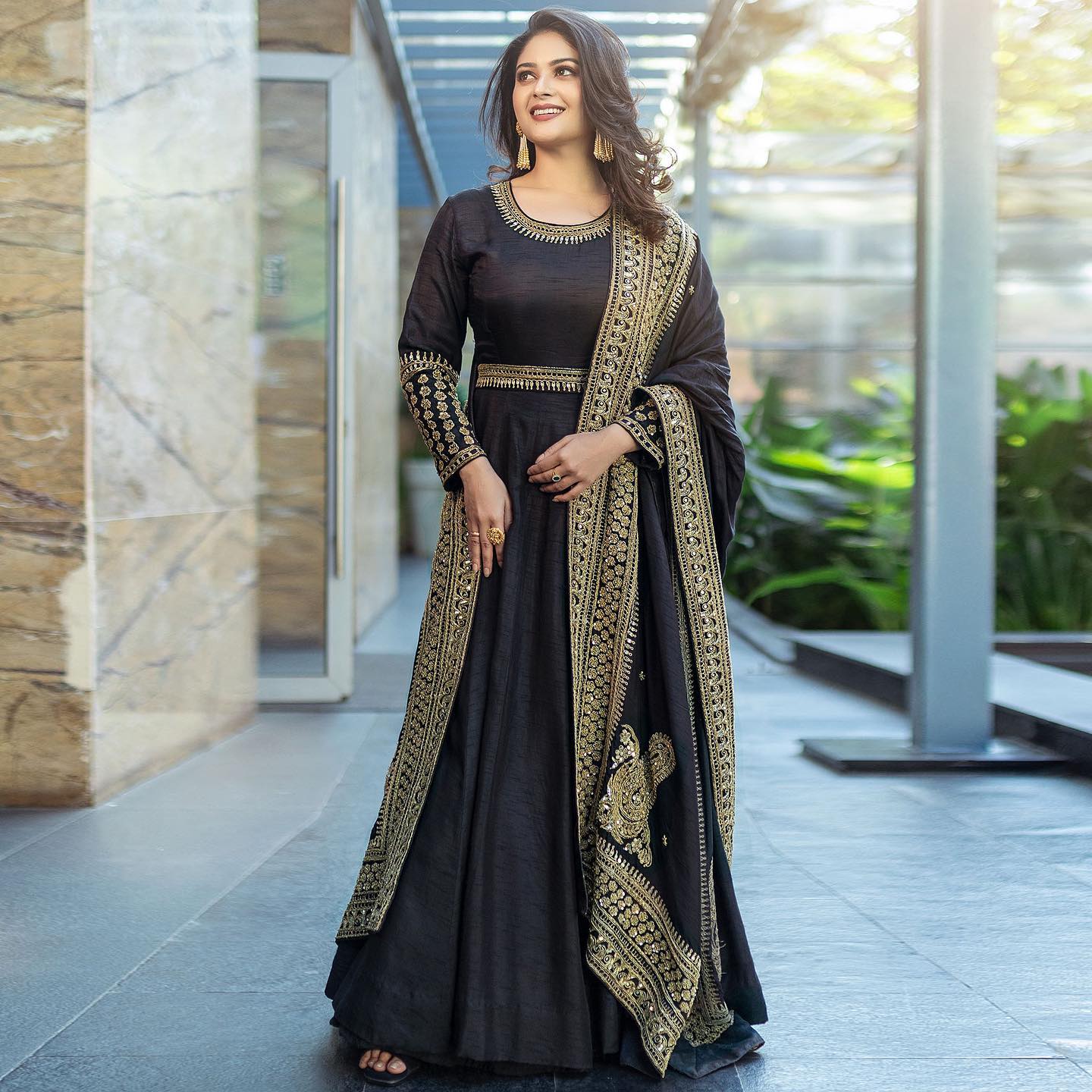 Vaibhavi Shandilya: Photos , Age, Biography, Family, Movies, and More