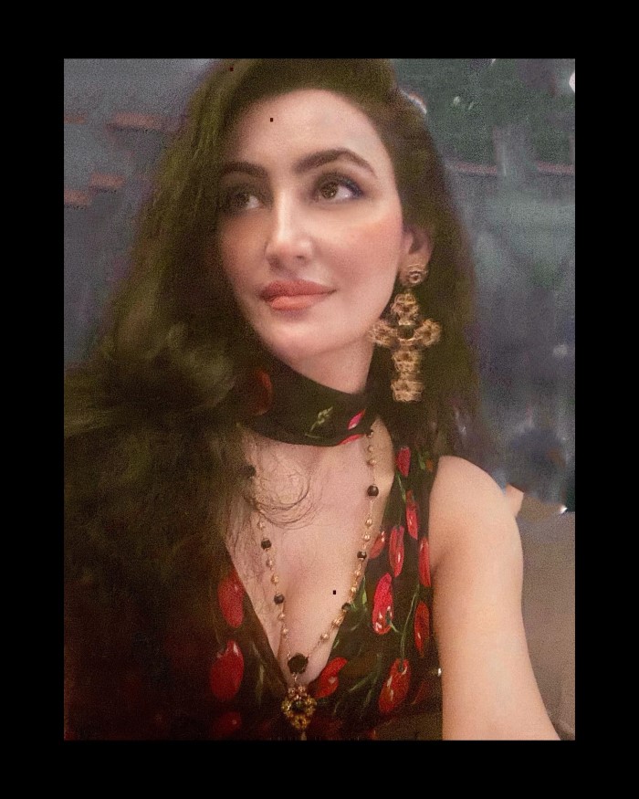 सोशल मीडिया पर भी शालिनी को काफी एक्टिव देखा जाता है और उनके एक मिलियन से ज्यादा फॉलोअर्स भी है