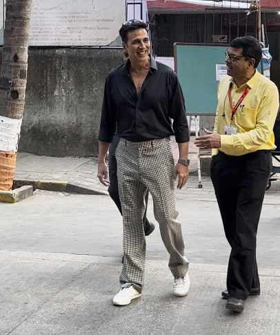 Akshay Kumar renounced his Canadian citizenship and reclaimed his Indian passport.