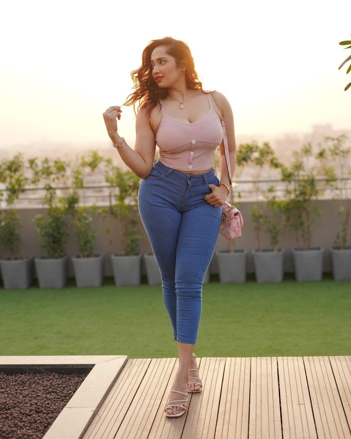 Aditi Mistry, a rising star and social media influencer, has joined Bigg Boss 18 as a wildcard contestant.