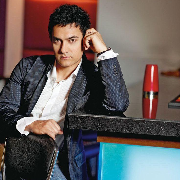 Aamir Khan: The perfectionist actor reportedly pays ₹9-11 lakhs for his residence in Bandra and his production house office.