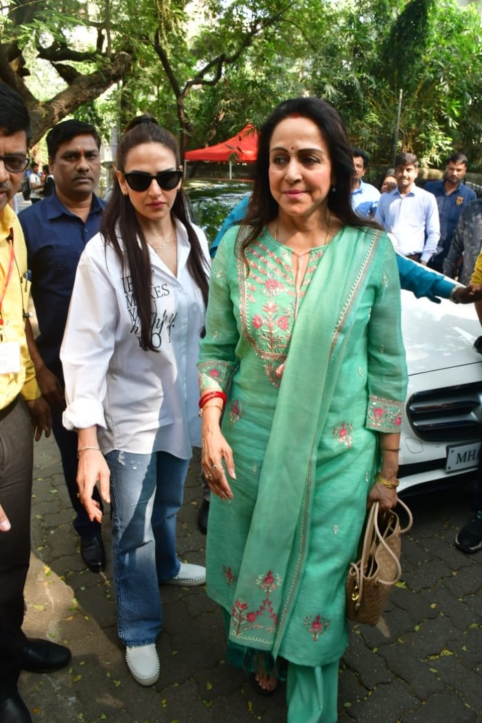 Mother daughter duo Hema Malini and Esha Deol were spotted at a polling booth after casting their vote in the 2024 Maharastra assembly elections.