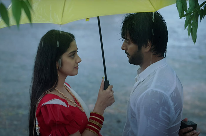 A beautiful blend of drama and romance, the film explores the themes of enduring love and cherished memories, evoking nostalgia and hope for the future.